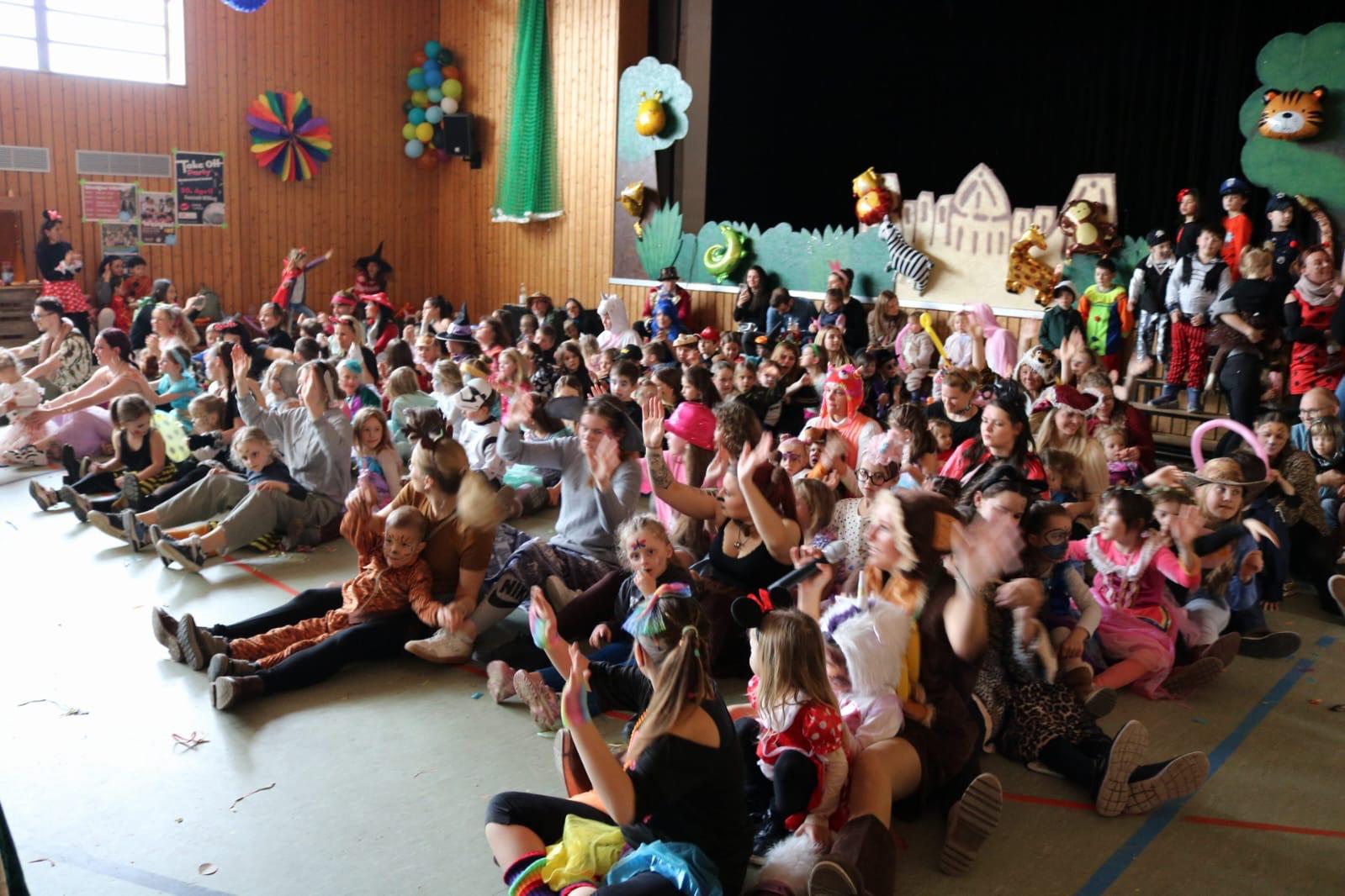 Bobfahren beim Kinderfasching